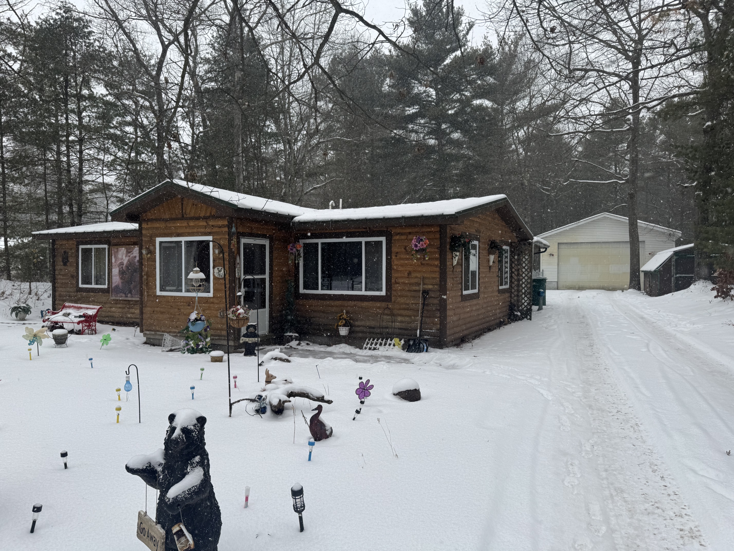 14 Outdoor with garage and shed