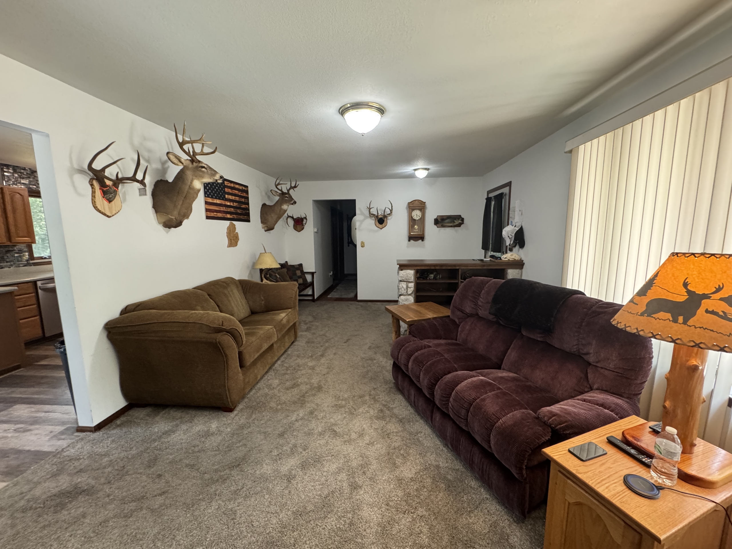 11 living to Hall