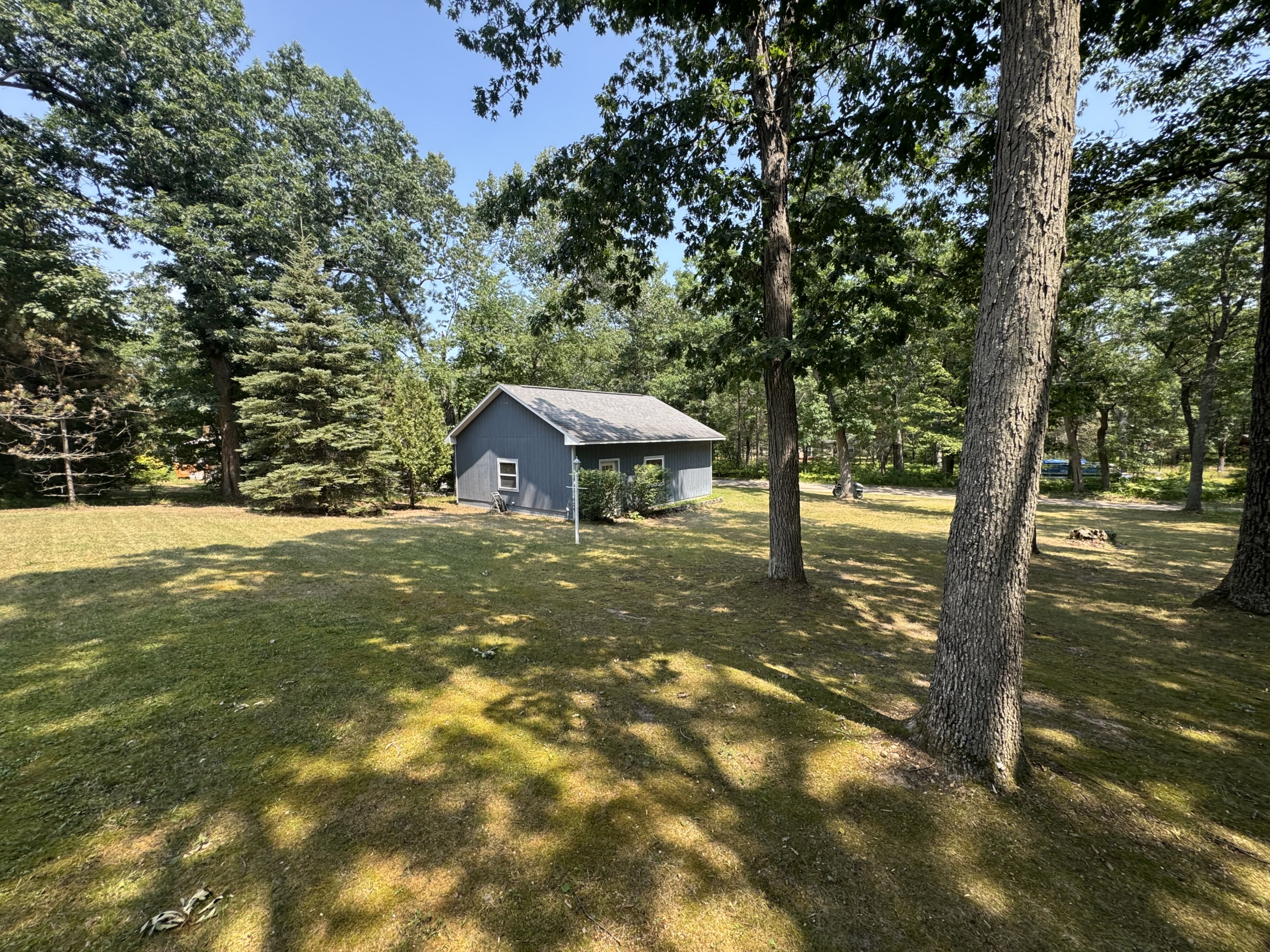 5 Garage view from the hose towards back yard